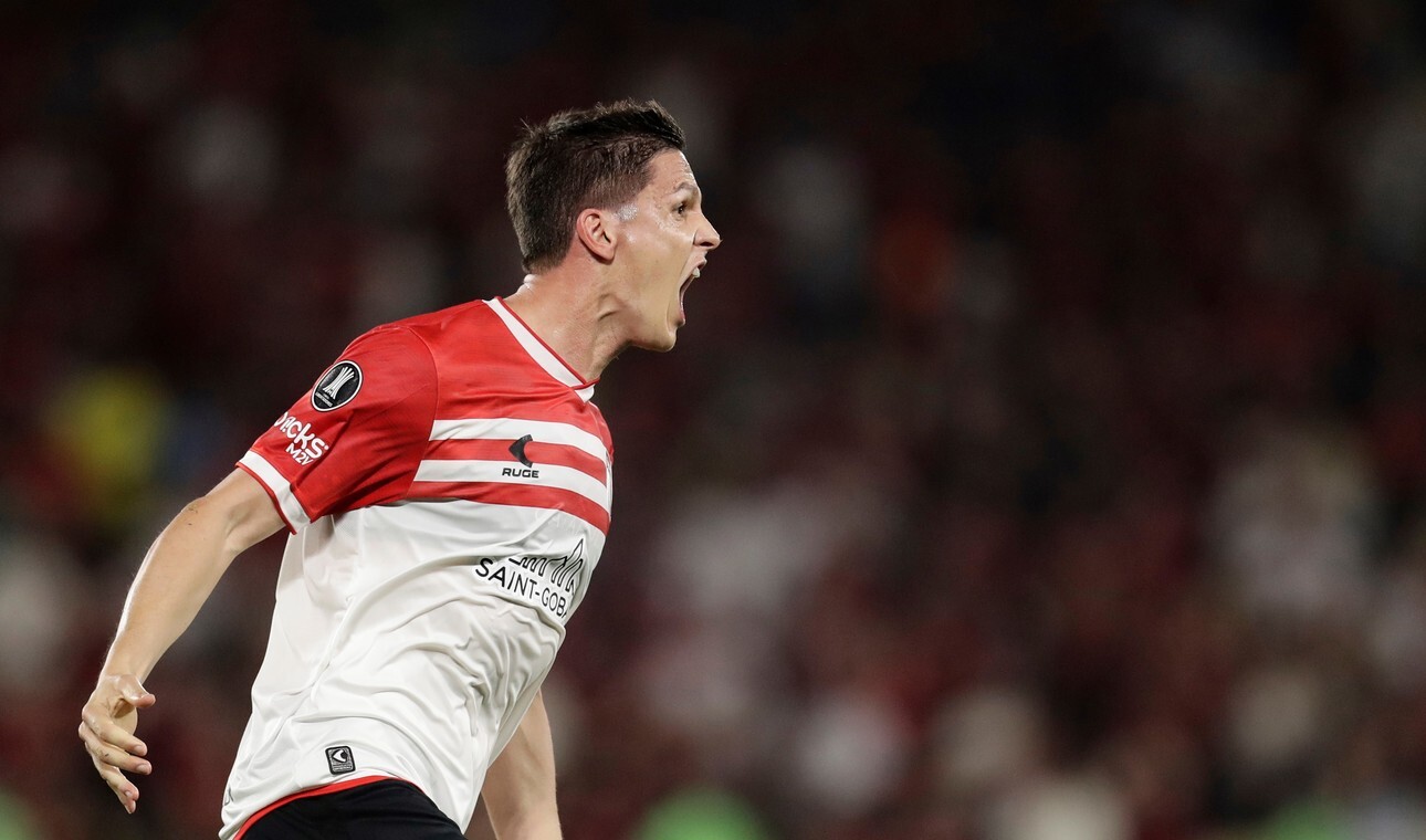 El gol de descuento le dio vida a Estudiantes para la definición en La Plata