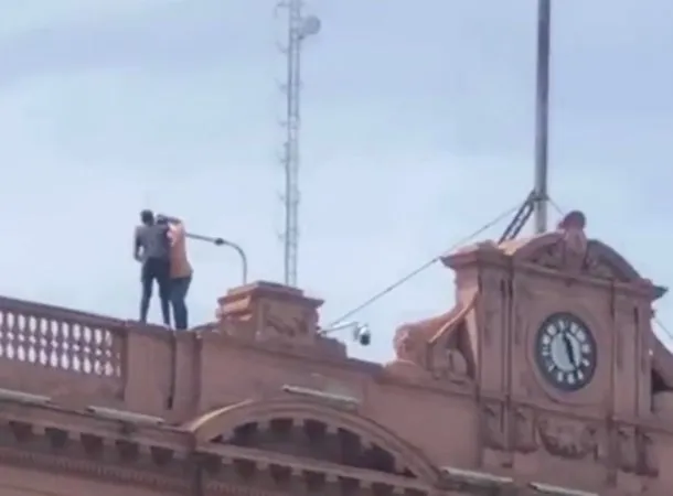 casa-rosada-1.webp Inusuales movimientos en la terraza de la Casa Rosada.