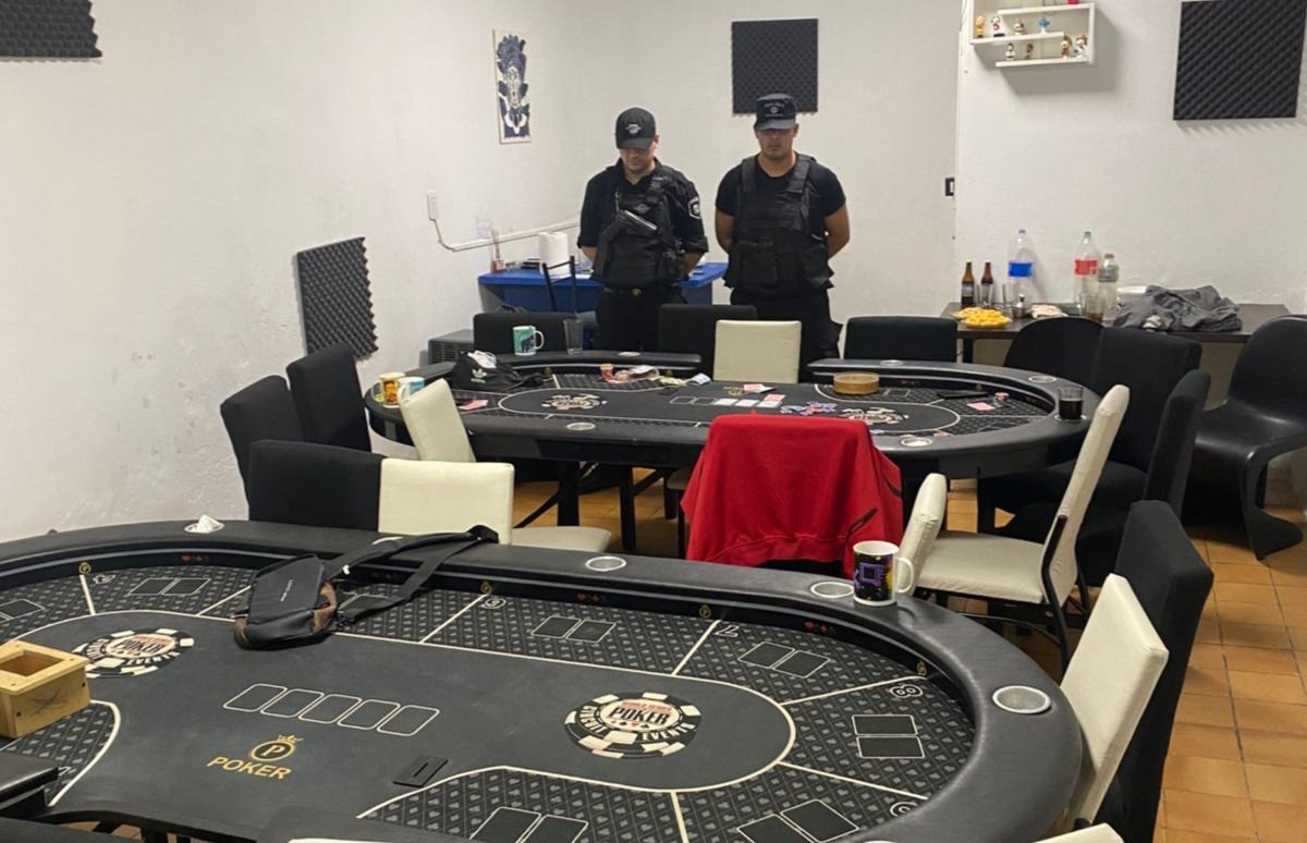 Rosario: Clausuran un casino ilegal y arrestan a 10 personas