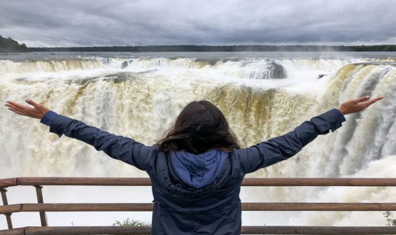 Fin de semana XXL: más de un millón de turistas viajaron por el país y gastaron 6.000 millones, Cataratas entre los destinos más elegidos