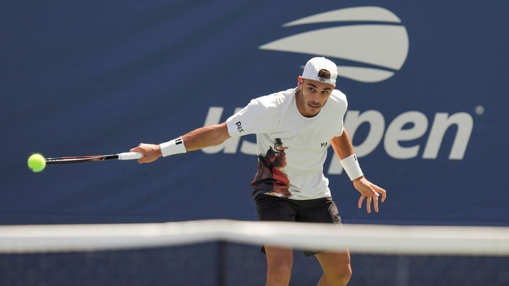 Cerúndolo dio vuelta un 0-2 y pasó en el US Open. Perdió Solana Sierra