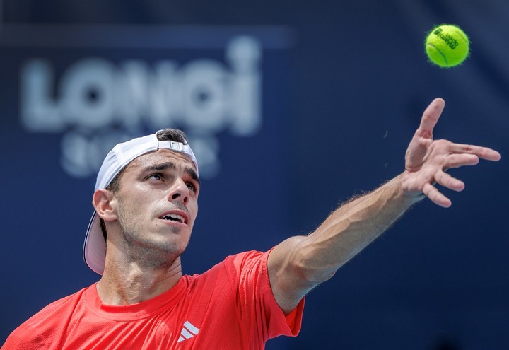 Cerúndolo aplastó a Ruud y va hoy en cuartos con Dimitrov