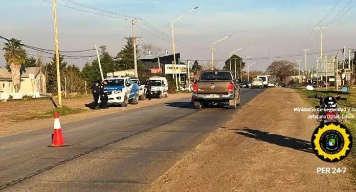 Por esquivar un perro sufrieron una caída en moto y una jovencita sufrió lesiones graves.