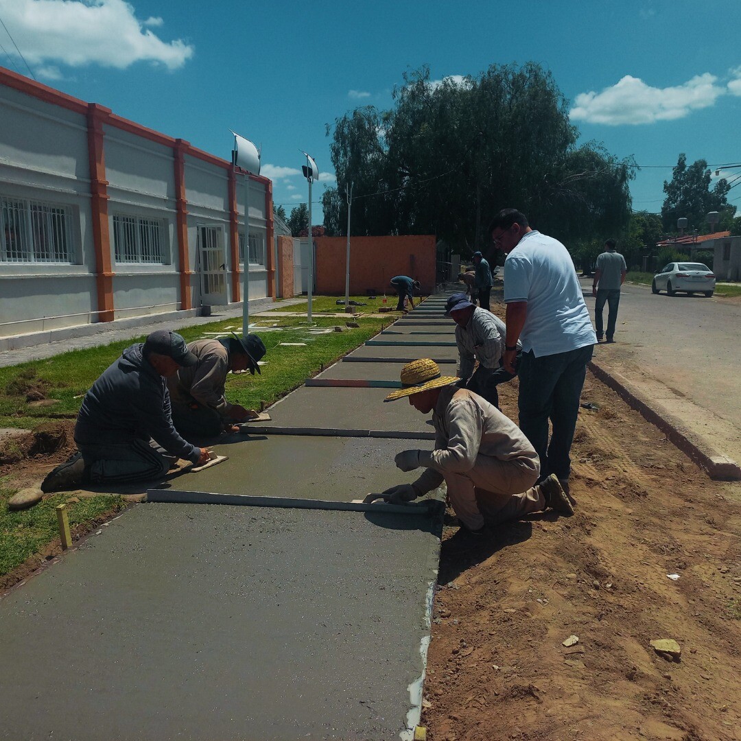 En el marco de los preparativos por el 111° aniversario del departamento 9 de Julio, que se celebrará el próximo 2 de diciembre, el municipio continúa trabajando en la renovación total del Centro Integrador Comunitario (CIC) de Las Chacritas.