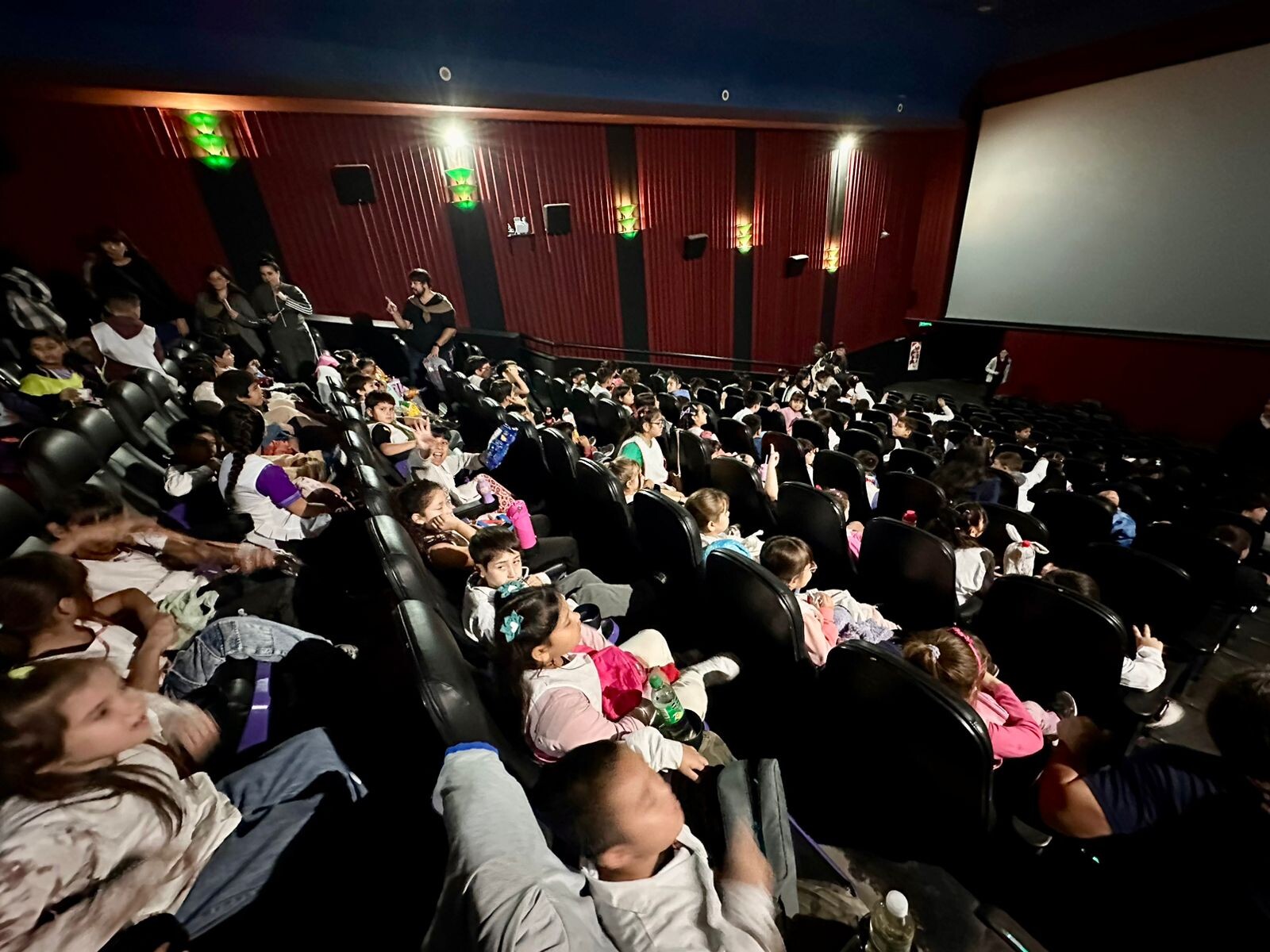 cine2 (1).jfif cine2 (1).jfif