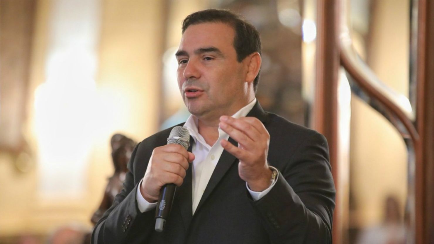 EL GOBERNADOR DE  Corrientes SE DIFERENCIA DE JAVIER MILEI POR LA DISOLUCIÓN DE VIALIDAD NACIONAL 