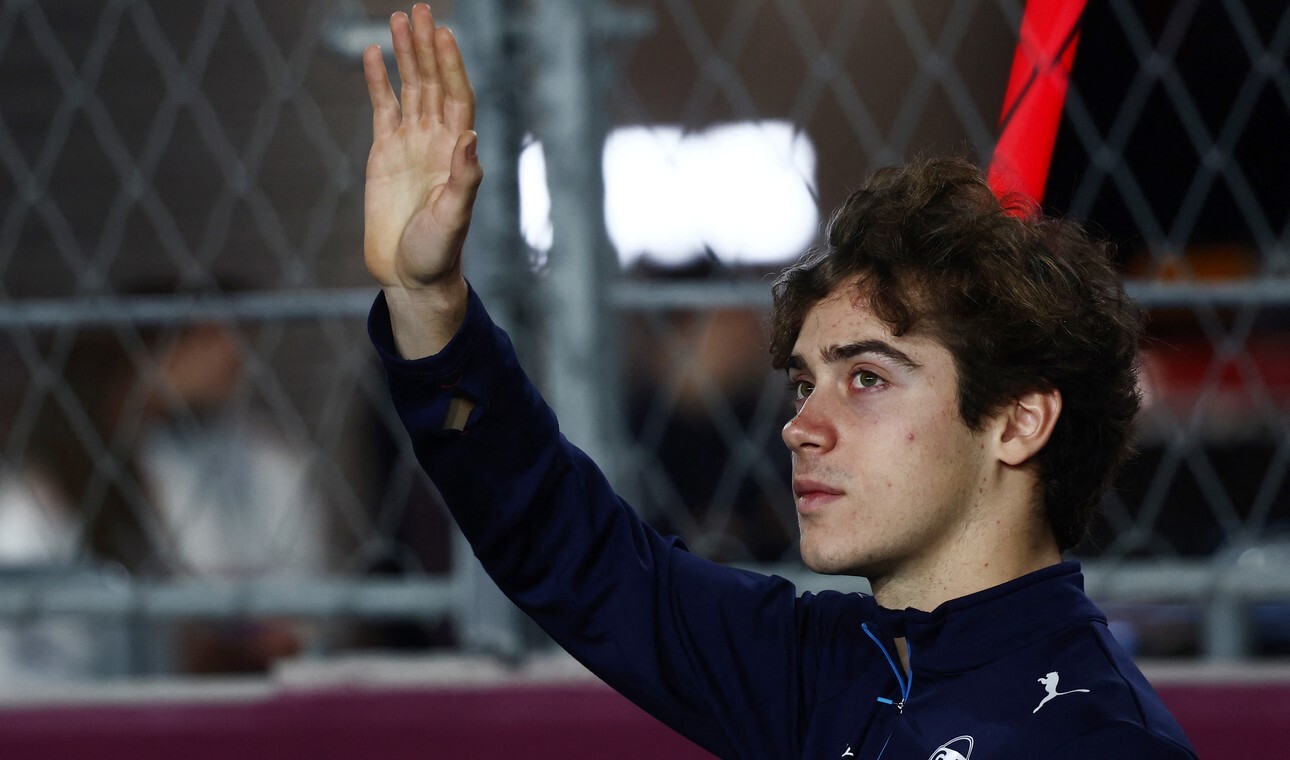 colapintofrancosaludo.jpg Piastri frustró la despedida 2024 de Colapinto en la F1. McLaren campeón