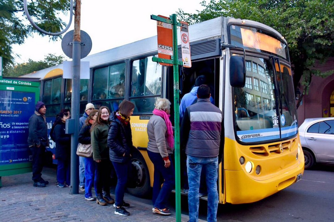 Acuerdo salarial de UTA: no habrá paro de colectivos en Argentina