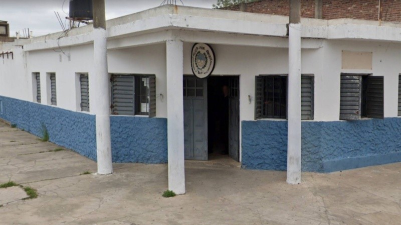 comisaria_villa_constitucion.jpg_1756841869.jpg Amenaza mafiosa en Villa Constitución: una granada y un mensaje directo contra ex jefes policiales