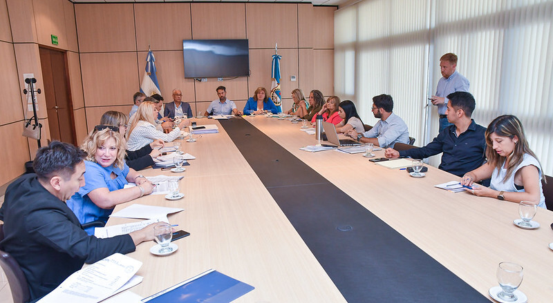 Reunidos en el segundo piso del Edificio Anexo de la Casa de Todos, los legisladores provinciales mantuvieron un encuentro para debatir un proyecto enviado desde el Poder Ejecutivo.