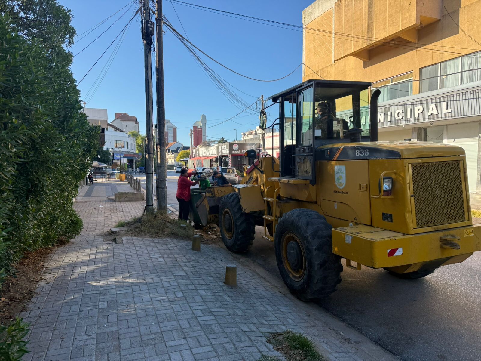 Barrera ofrece incorporar a los trabajadores de Santa Elena sin la empresa los despide