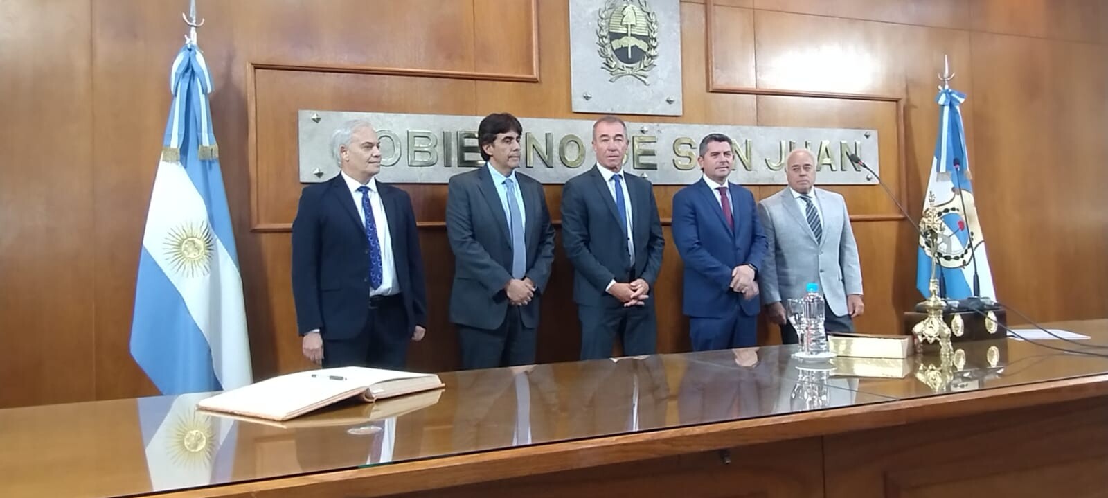El Gobernador Orrego, tomó juramento al flamante Contador General de San Juan