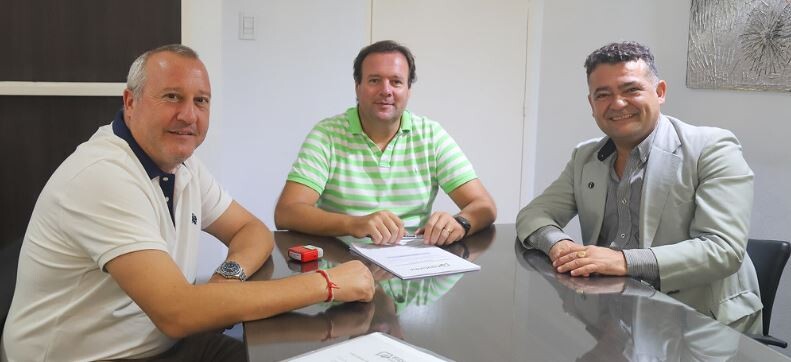 Operativo Anticipo Cosecha, Acarreo y Elaboración 2025, el primer contrato firmado