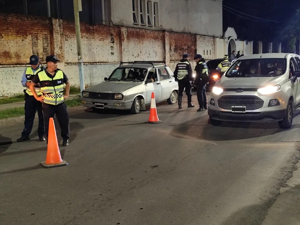 control-vehicular-avda-bicentenarioOK.jpg Se controlaron 350 vehículos y se secuestraron 27 durante el fin de semana
