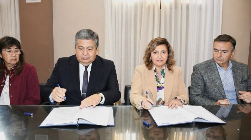 Firma de Convenio Para Capacitar a Docentes de los Jardines Infantes Municipales.