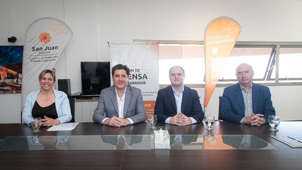 Firman convenio el Ministerio de Producción y la Secretaría de Ambiente para cuidar el medio ambiente y economizar recursos