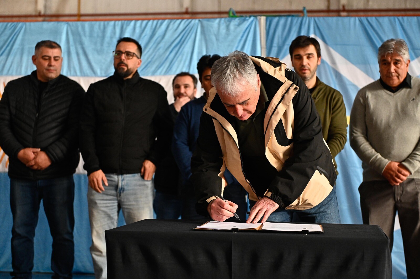 Chubut y Coopetel: Firman convenio garantizando el acceso al gas en comunas rurales