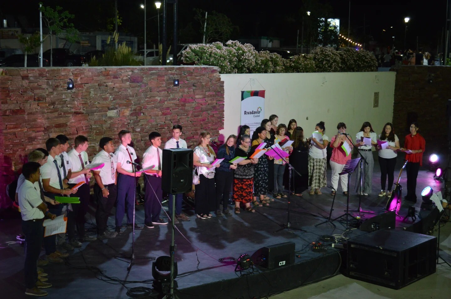 Rivadavia vivió una noche mágica llena de música y emoción con  Armonías de Navidad