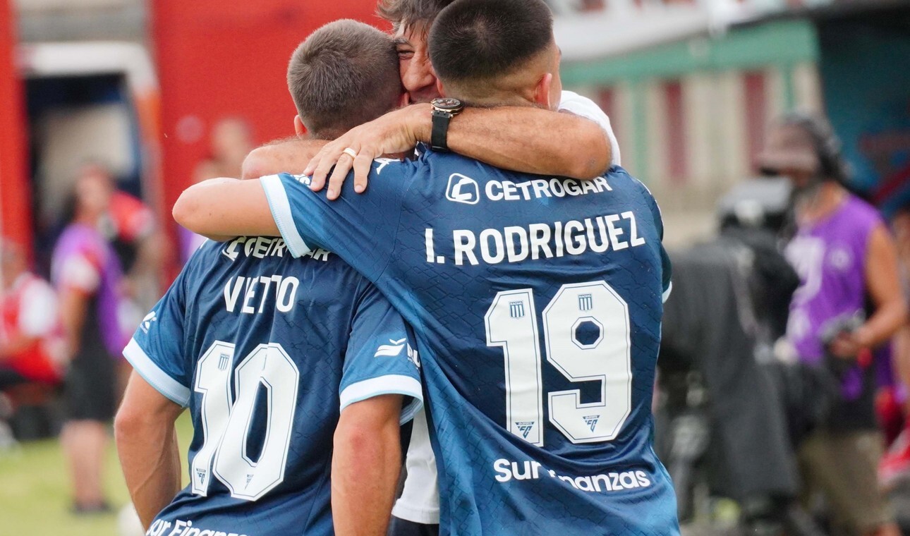Racing se lo dio vuelta a Barracas. Independiente superó a Sarmiento