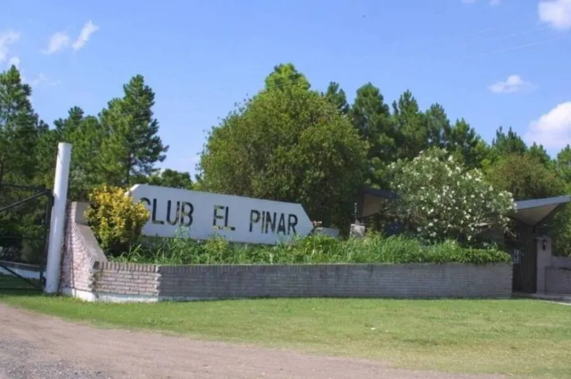 Millonario robo en el country El Pinar