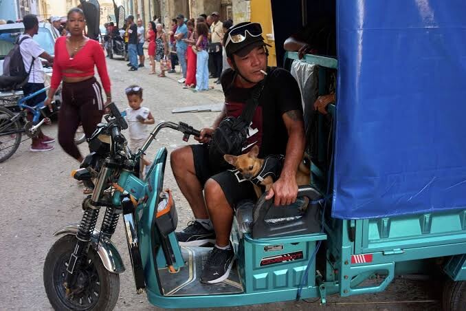 Cuba flexibiliza la compra e importación de vehículos eléctricos en medio de la crisis energética