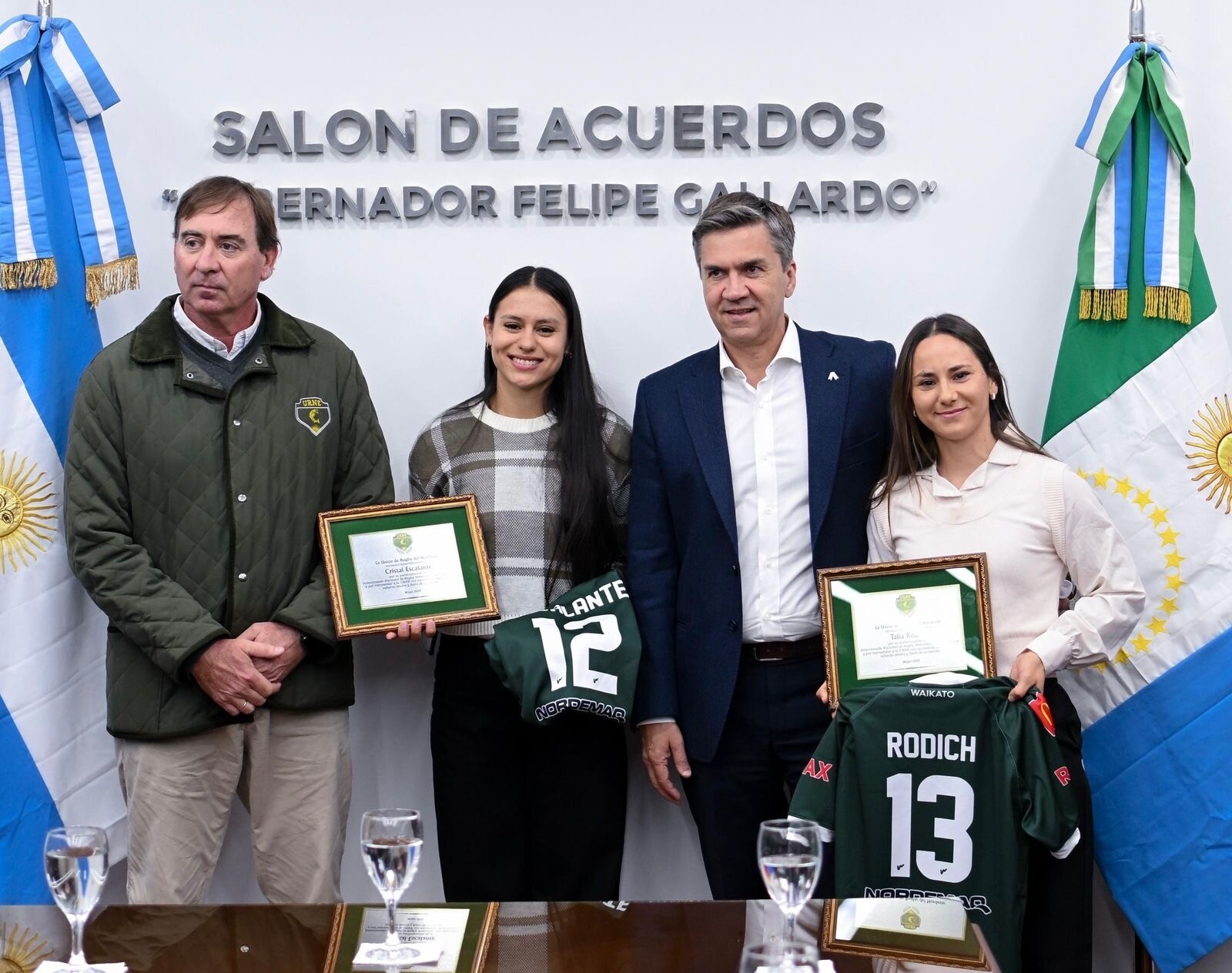 EL GOBIERNO PROVINCIAL DISTINGUIÓ A LAS RUGBIERS CHAQUEÑAS DE LA SELECCIÓN ARGENTINA