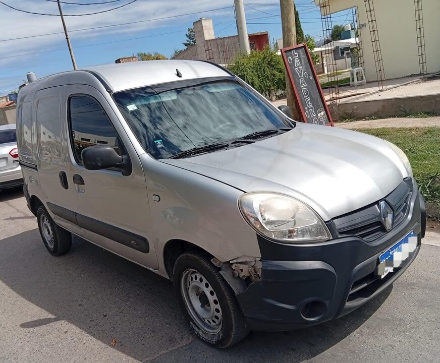d.jpg Desesperación en Córdoba: le robaron la camioneta con sus tres hijos adentro