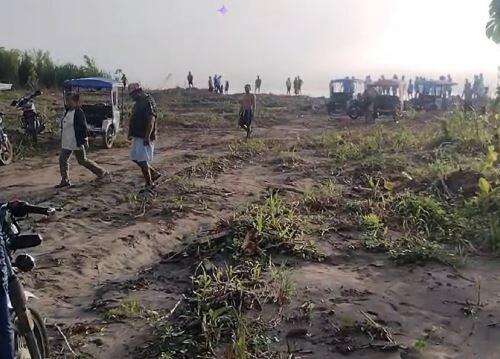 d.jpg Un deslizamiento de tierra en Perú hunde barcos en un río de la región amazónica y deja 12 muertos