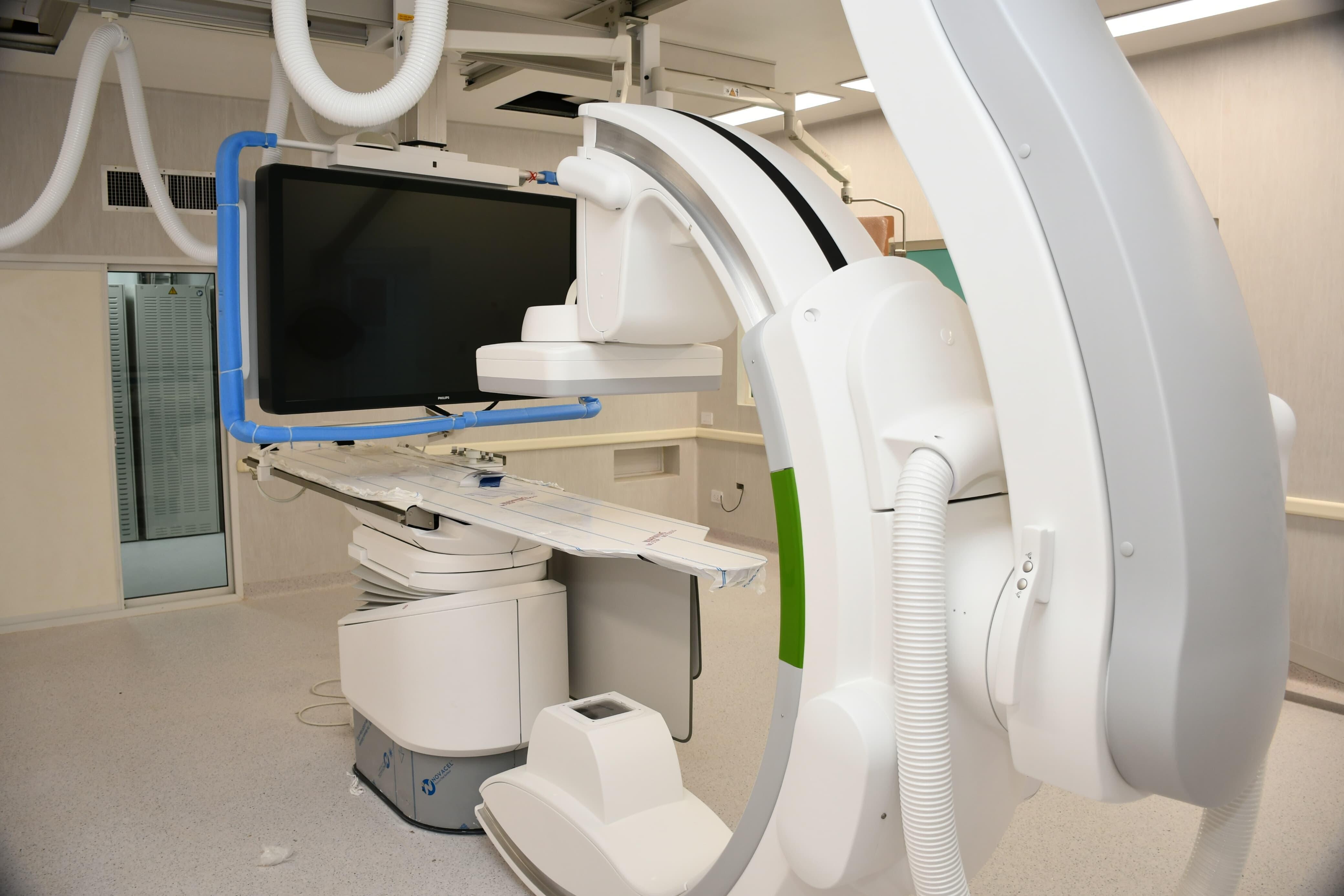 OBRAS FINALES PARA PONER EN FUNCIONAMIENTO EL NUEVO ANGIÓGRAFO DE ALTA TECNOLOGÍA, EN EL HOSPITAL PEDIÁTRICO