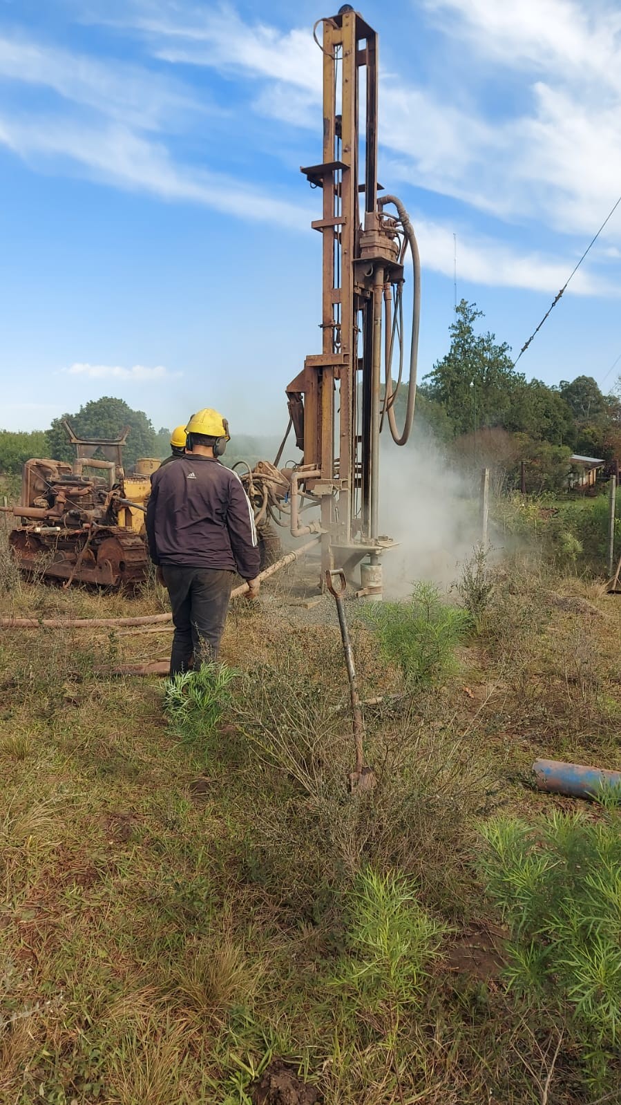 Nuevo pozo perforado en Tres Capones beneficiará a familias rurales