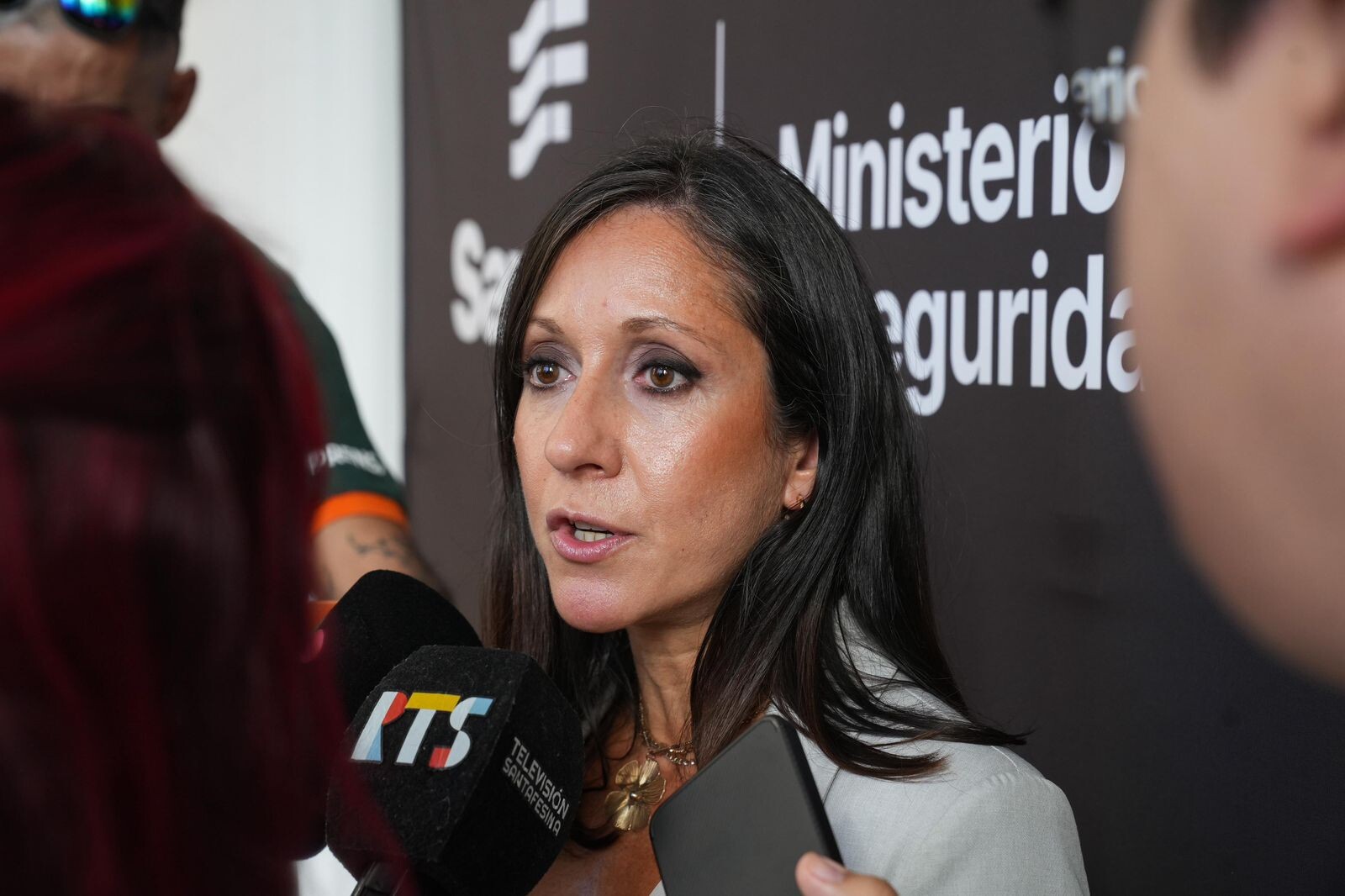 Falsas amenazas: Recuperar el gasto en seguridad