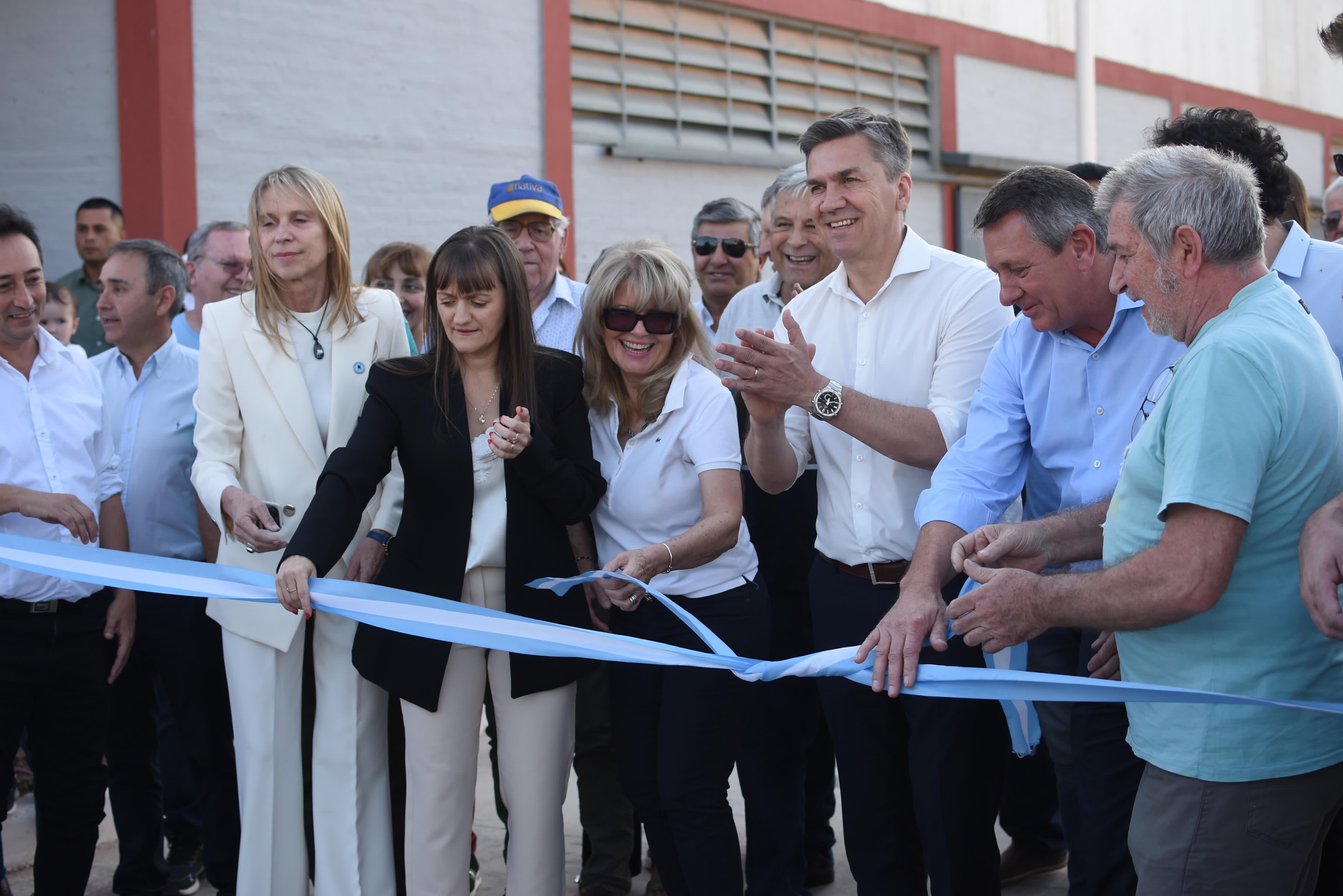 dc56ee25-3d50-41d8-b0f3-eebc901c13e6.jpg MÁS Y MEJOR CONECTIVIDAD VIAL: EL GOBERNADOR ZDERO INAUGURÓ CUADRAS DE PAVIMENTO EN CHARATA