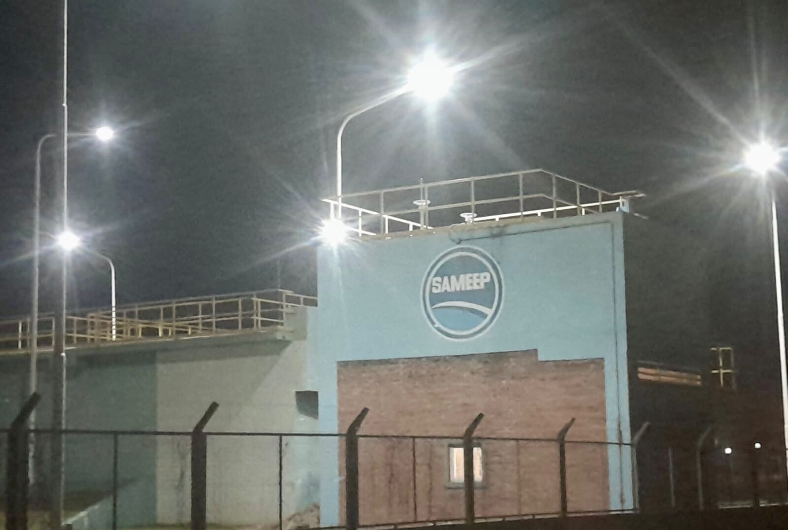 PRESIDENCIA ROCA: SAMEEP INSTALÓ NUEVOS EQUIPOS DE ILUMINACIÓN LED EN DISTINTAS ÁREAS DE LA PLANTA POTABILIZADORA