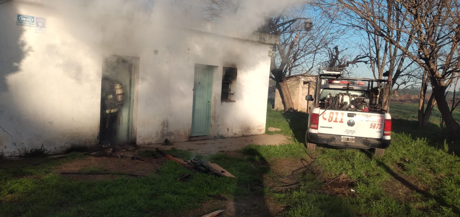 de87d79a-23a6-4f4c-8b60-5b92587608c0.jpg Se incendió un depósito y vivienda en el predio de Solamb