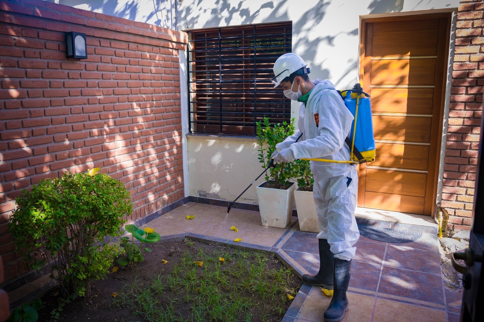 El municipio de Santa Lucia continua con sus Opertativos contra el Dengue con una campaña de fumigación  por todo el departamento.