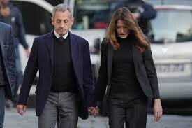 descarga (1).jpeg El expresidente francés Sarkozy inicia una condena de cinco años de prisión