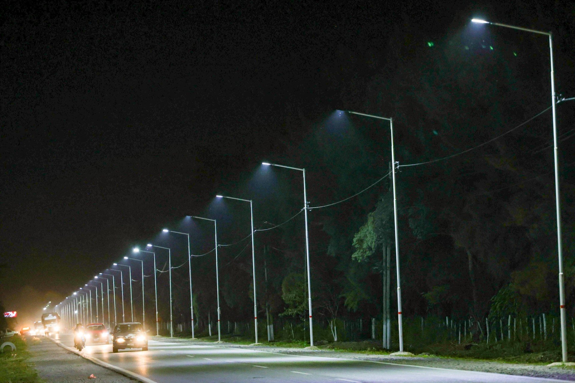 La nueva iluminación de la Ruta 45 muestra el progreso que propone Jujuy Crece