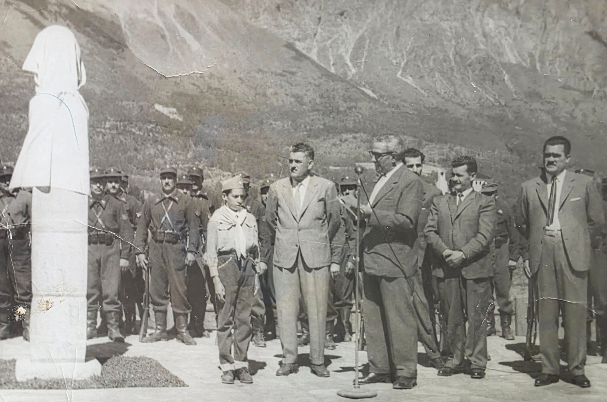 descubren-busto-de-adalberto-torcuato-pagano5643c0ed49fe231d