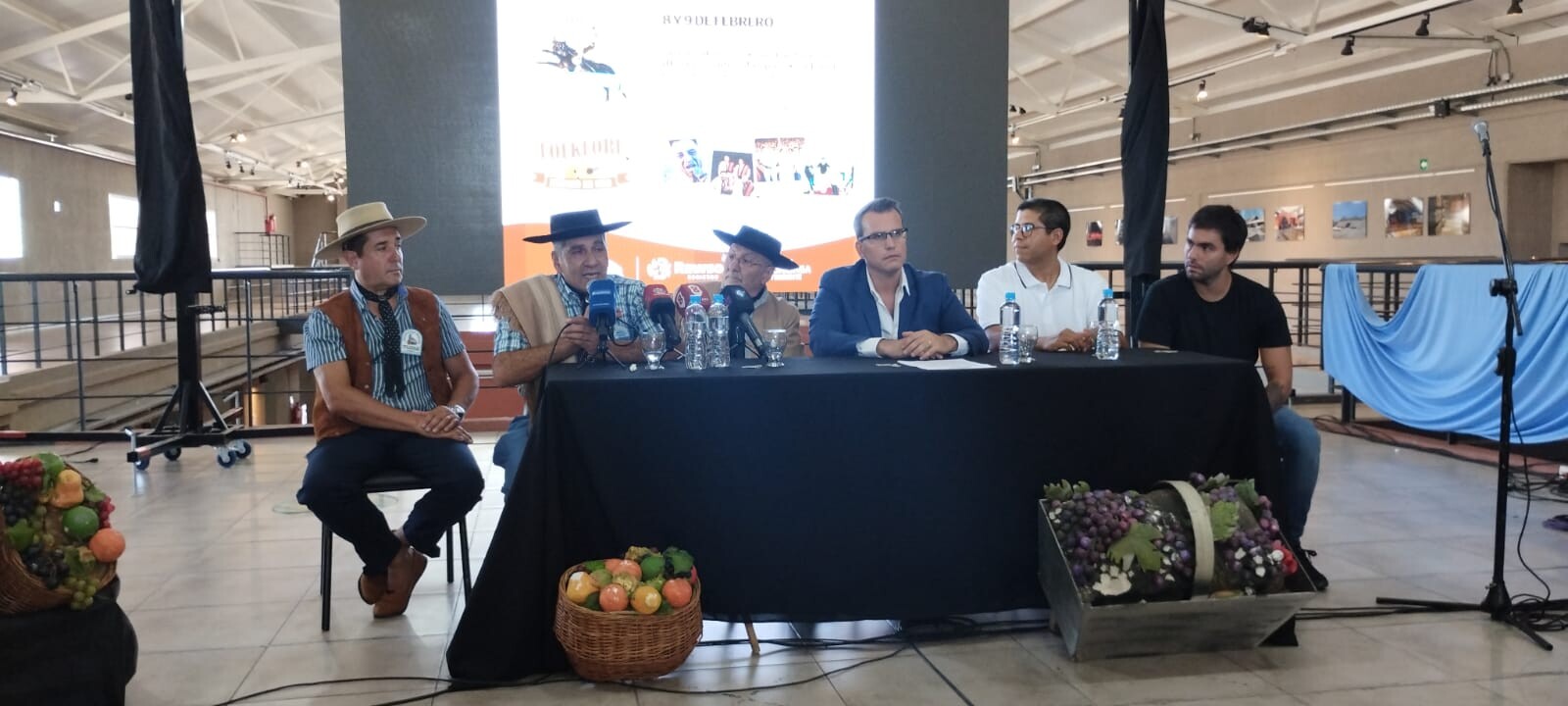 RAWSON: El Intendente Carlos Munisaga Anunció la XXII Fiesta Nacional de las Destrezas Criollas y el Folclore