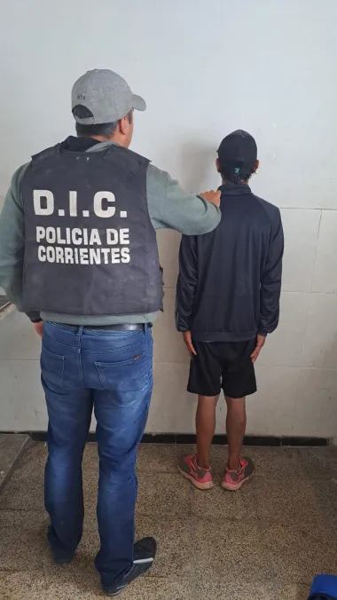 detenido.webp B° Antártida Argentina Robó, fue identificado en la cámara de seguridad y lo detuvieron