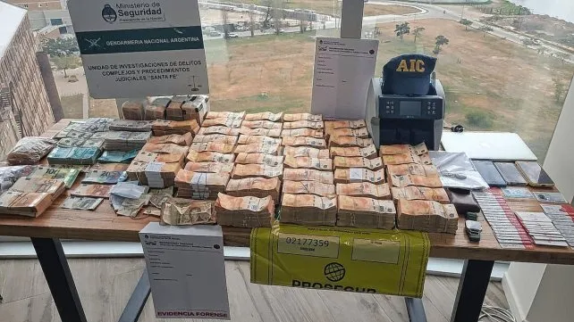 dinero-pesos-allanamiento-puertojpg