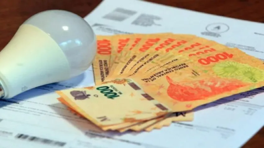 dinero.webp Corrientes, Chaco y Formosa pedirán a Nación extender el subsidio eléctrico hasta marzo