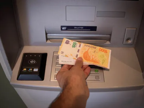 dinero70ca6f6ef0efd6f3