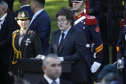 El presidente Javier Milei y la vicepresidenta Victoria Villarruel encabezaron actos en Buenos Aires y Ushuaia, respectivamente, por el Día del Veterano y de los Caídos en la Guerra de Malvinas