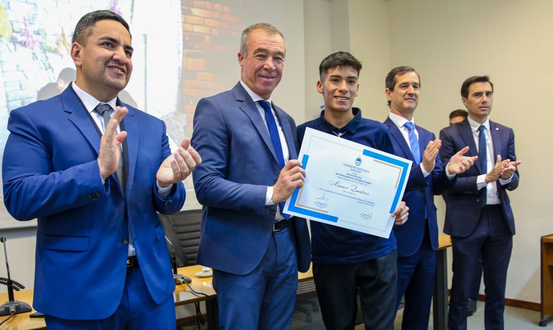 distincion-jovenes-2.jpeg