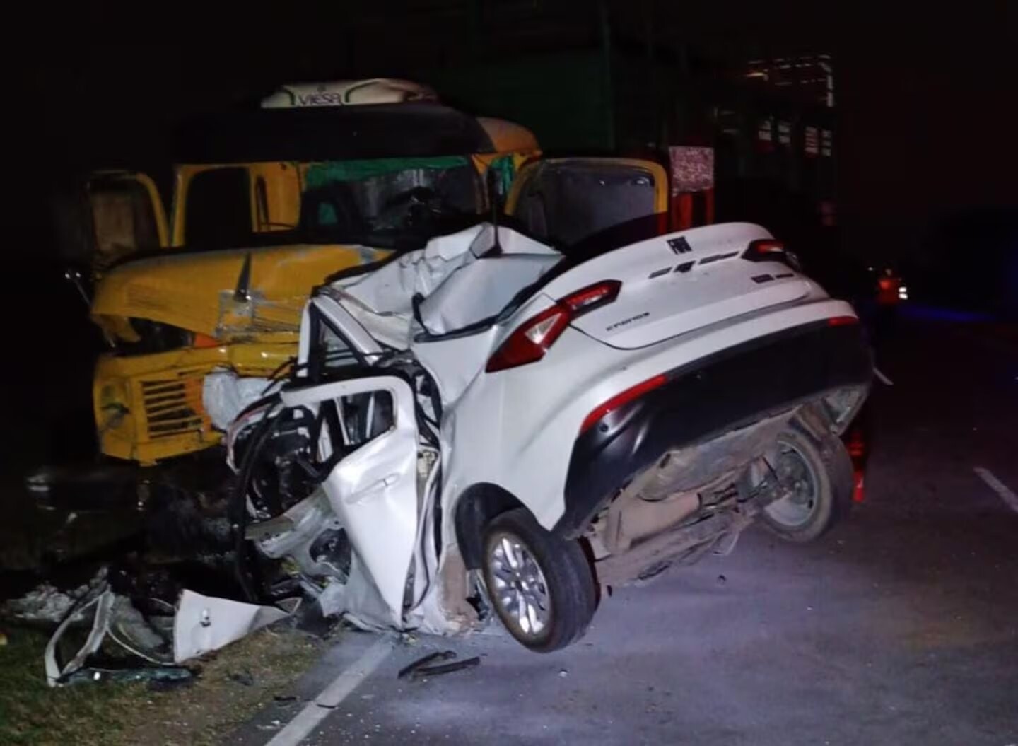 dos-jovenes-murieron-en-una-ruta-.jpg Tragedia: murieron dos jóvenes de 20 años tras un choque frontal en una ruta de Córdoba