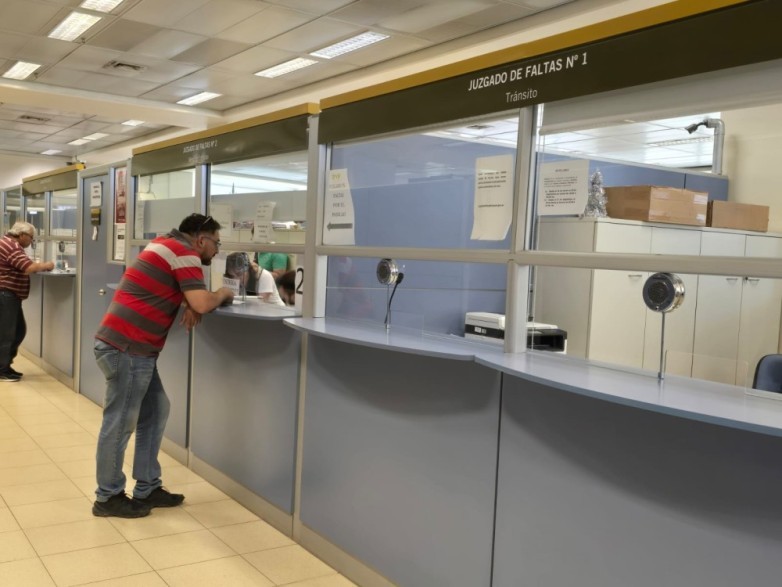 e15f8451fb75c6ed16d876241a8b0b0b_L.jpg