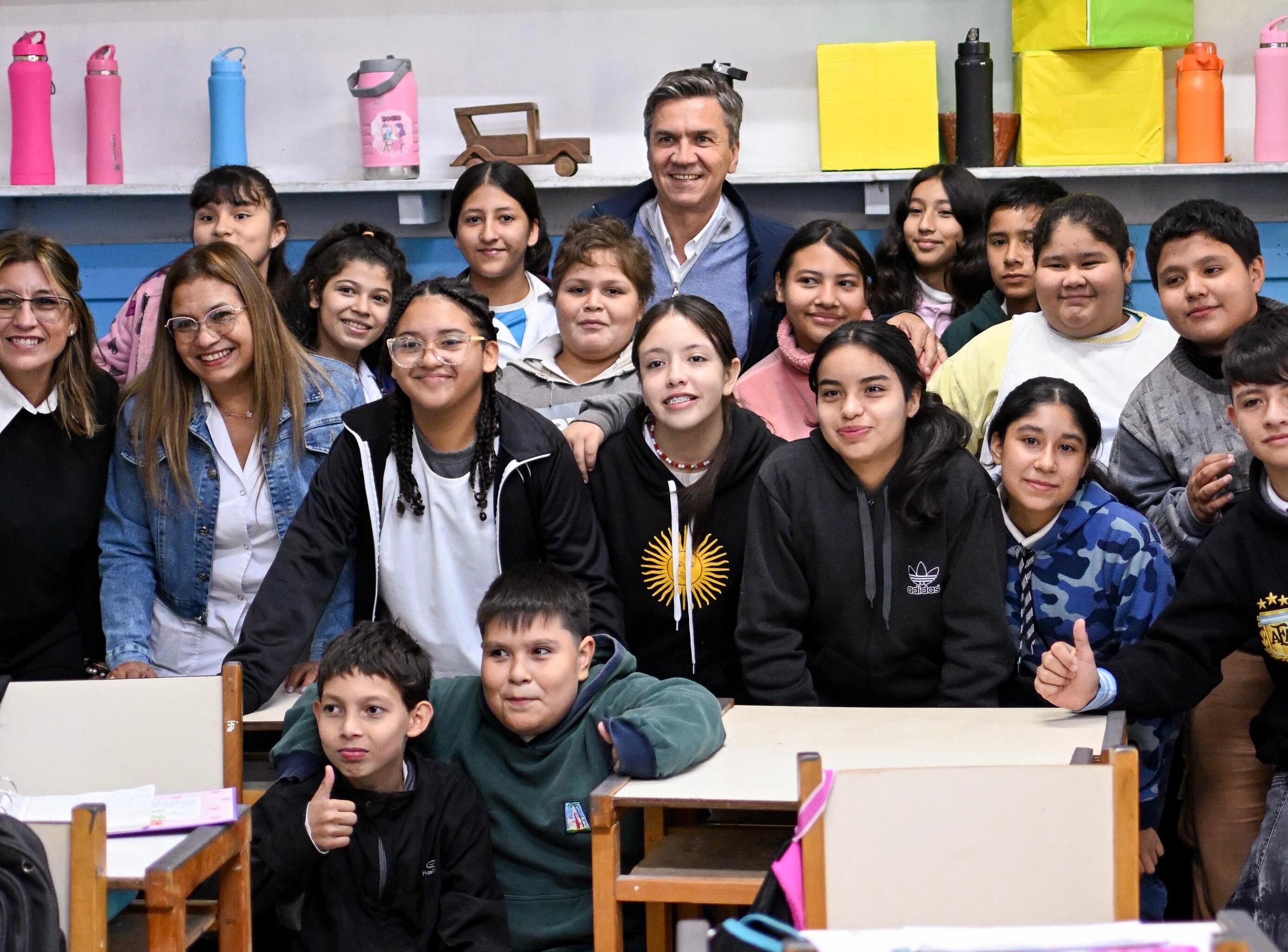 IMPULSO A LAS HUERTAS ESCOLARES: LA EEP 51 DE SELVAS DEL RÍO DE ORO RECIBIÓ INSUMOS Y HERRAMIENTAS DE JARDINERÍA