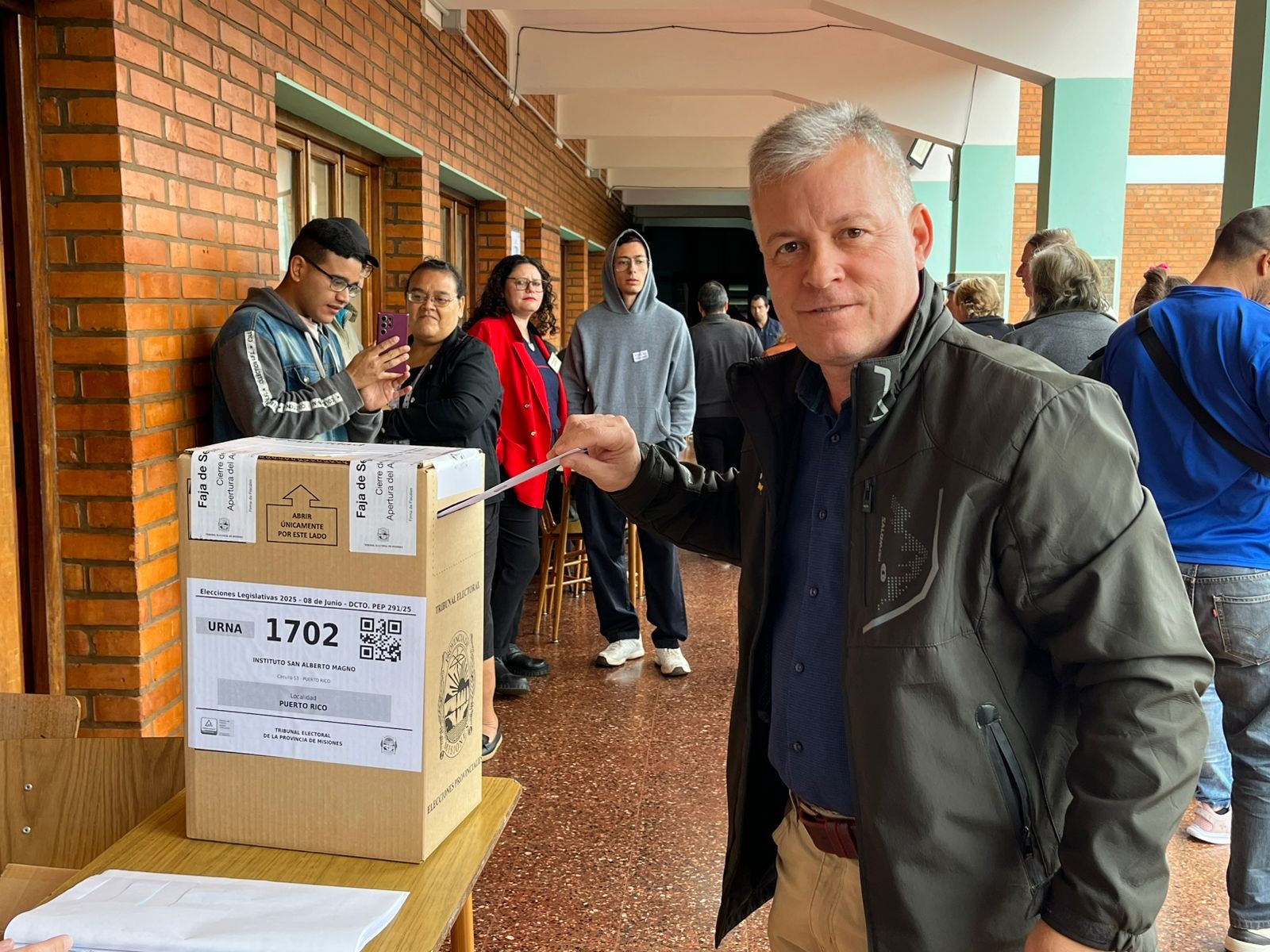 Carlos Koth destacó la importancia de “consolidar la democracia” durante la jornada electoral