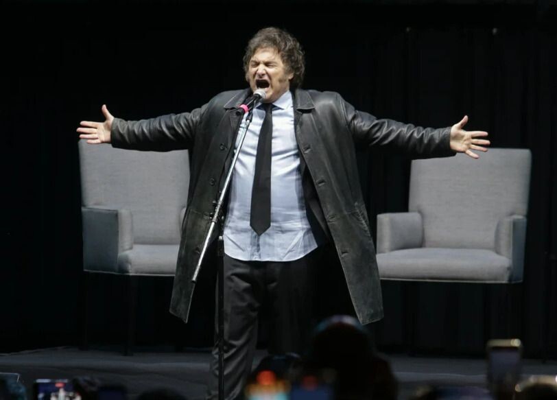 Milei presenta su libro y show en el Movistar Arena financiado por Kovalivker